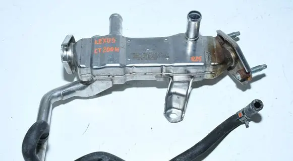 Lexus CT 200H EGR valve cooler 2560137010B