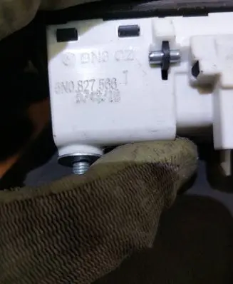 Tailgate opening switch