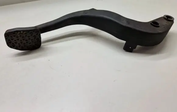 BMW 1 E81 E87 Clutch pedal 6761310