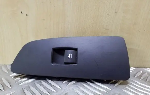 BMW 1 E81 E87 Electric window control switch 15979800 6935534 6970247
