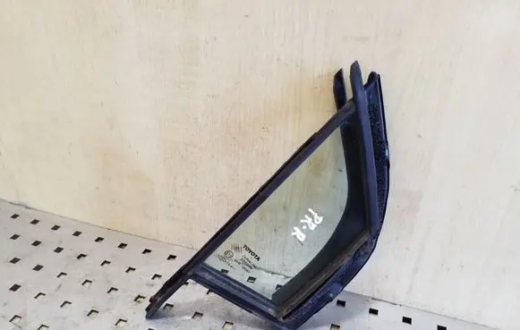 Toyota Yaris Front door vent window glass four-door 