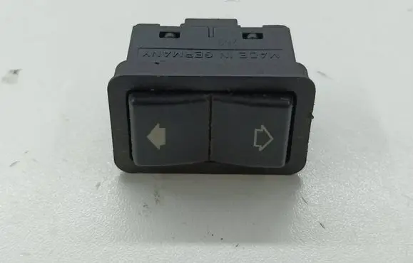 BMW 5 E39 Electric window control switch 8368974