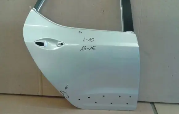 Hyundai i10 Rear door