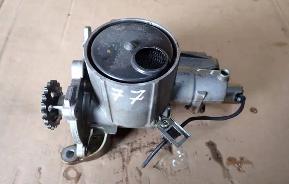 Peugeot 508 Oil pump V764737680 280514