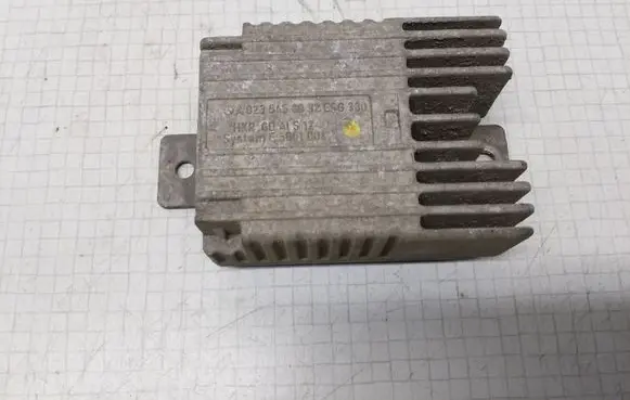 Mercedes-Benz A W168 Coolant fan relay A0235456832