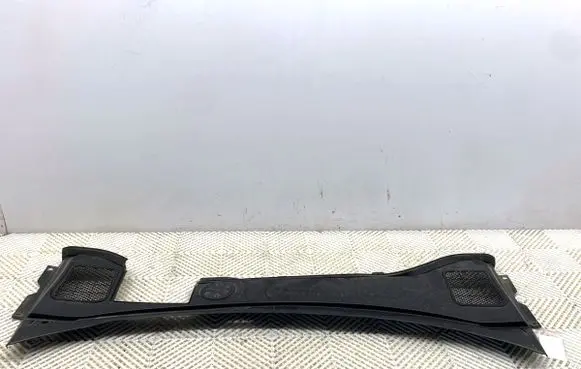 Volvo V60 Wiper trim