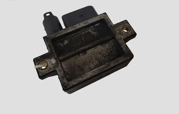 BMW 3 E46 Glow plug pre-heat relay 778682103 0522120101