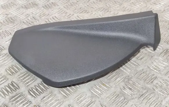 Dashboard glove box trim