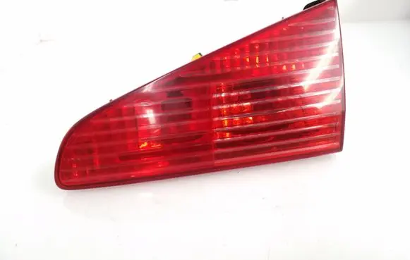 Peugeot 607 Tailgate rear/tail lights