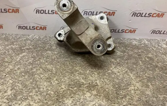 Honda CR-V Engine mounting bracket 08062