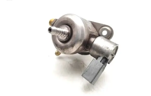 Audi A5 8T 8F Fuel injection high pressure pump 06K127025B