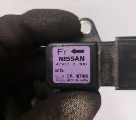 Nissan X-Trail T30 ESP acceleration yaw rate sensor 479308H300