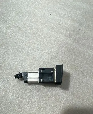 Volkswagen PASSAT B6 ESP (stability program) switch 3C0927117C 08007
