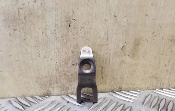 KIA Sportage Fuel Injector clamp holder