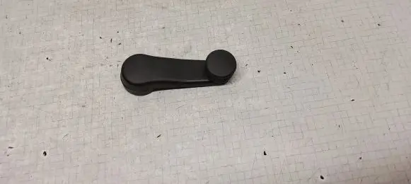 Volkswagen Golf III Front door window winding handle 1H0837581C