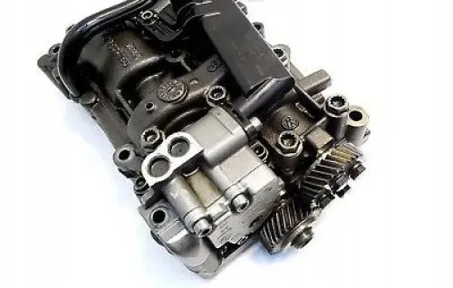 Volkswagen PASSAT B6 Oil pump 6953118842564 03G103537