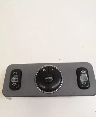 Mercedes-Benz ML W163 Electric window control switch A1638200326