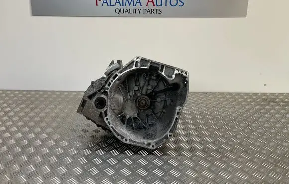 Nissan Juke I F15 Manual 6 speed gearbox 320100960R