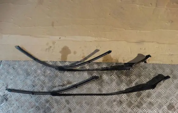 Porsche Cayenne (9Y0 9Y3) Windshield/front glass wiper blade 