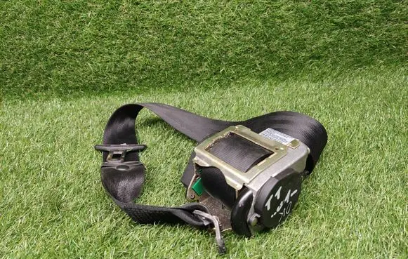 Audi TT Mk1 Front seatbelt 8N7857705D 560548700F