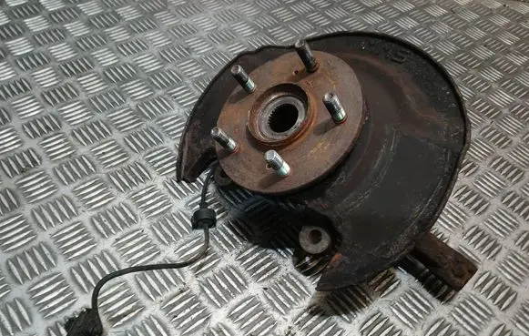 Honda CR-V Front wheel hub spindle knuckle