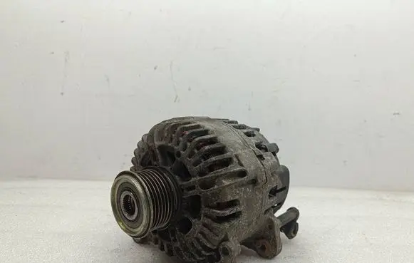 Volkswagen Touran I Generator/alternator 06F903023C 2542695F