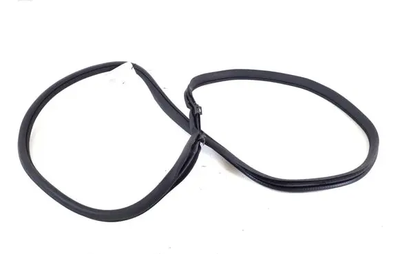 Mercedes-Benz GLK (X204) Rear door rubber seal (on body) A2046971151