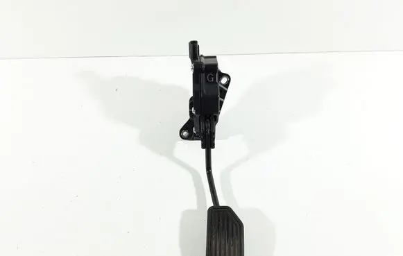 Toyota RAV 4 (XA30) Accelerator throttle pedal 7811042030 1988007280 7811142010