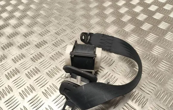 Mazda 5 Third row seat belt E40434090