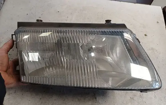 Volkswagen PASSAT B5 Headlight/headlamp