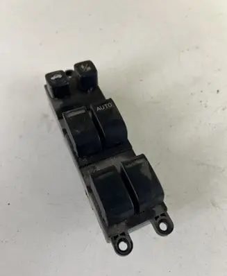 Nissan Primera Electric window control switch 25401AV660 C8DD701N
