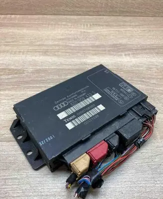 Audi A2 Comfort/convenience module 8Z0959433S WithPlug