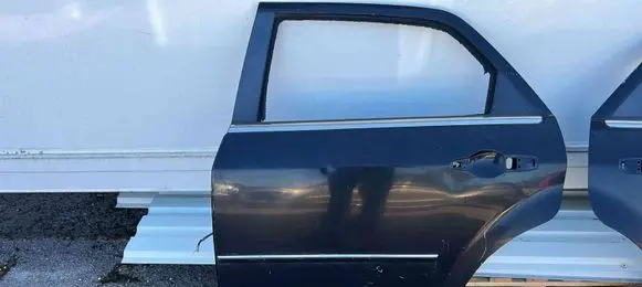 Chrysler 300C Rear door