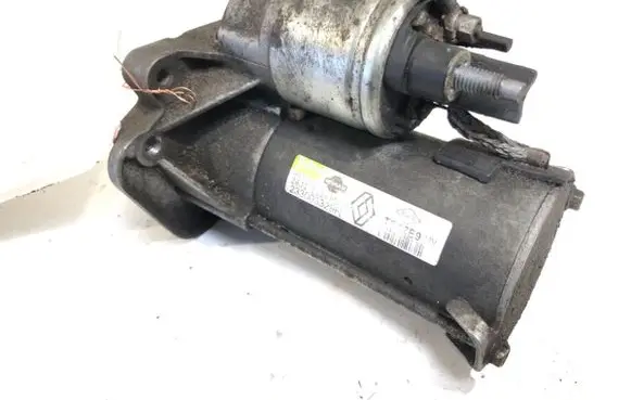 Renault Megane III Starter motor 233003329R