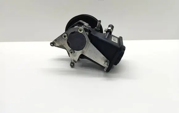 BMW 5 E60 E61 Power steering pump 7787106 32417787106 7693974