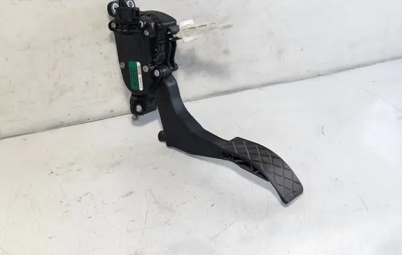 Skoda Octavia Mk2 (1Z) Accelerator throttle pedal 6Q1721503C
