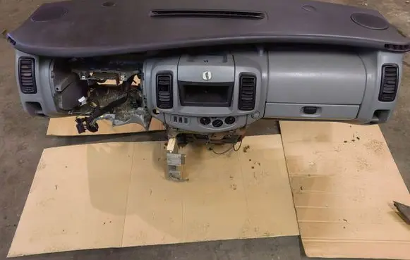 Renault Trafic II (X83) Dashboard 