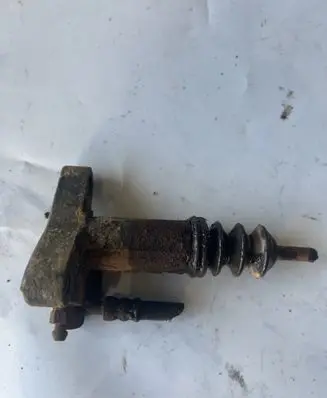 Clutch slave cylinder