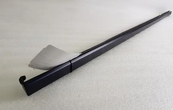 Porsche Macan (95B) Front door glass trim molding 