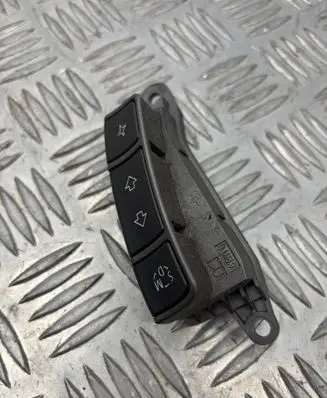 BMW 7 E65 E66 Steering wheel buttons/switches 6911586