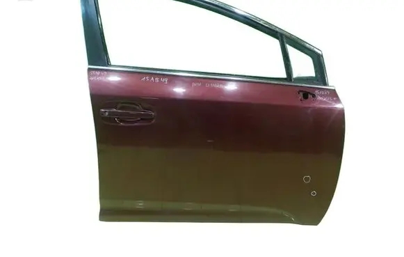 Toyota Avensis T270 Front door PRZOD PRAWE