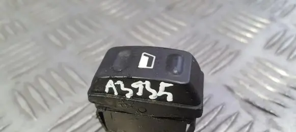 Citroen Xsara Picasso Electric window control switch 22681