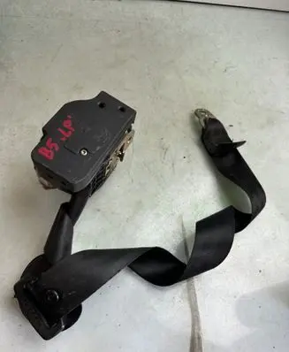 Volkswagen PASSAT B5 Front seatbelt 3B1857705B 120998