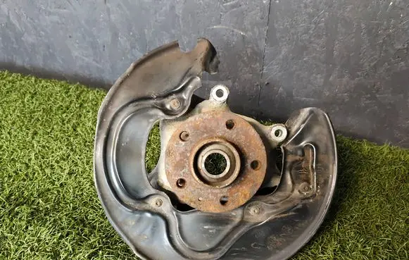 Rear wheel hub