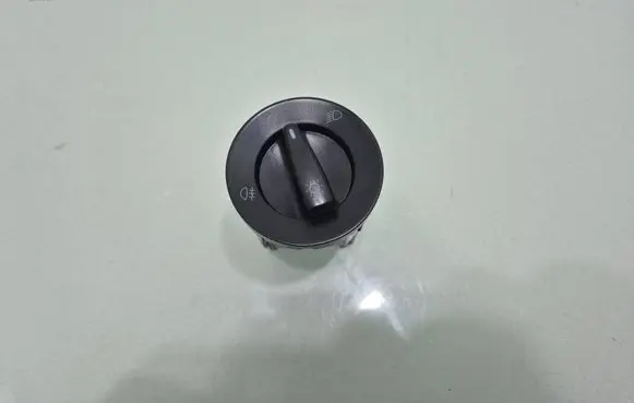 Skoda Fabia Mk2 (5J) Light switch 
