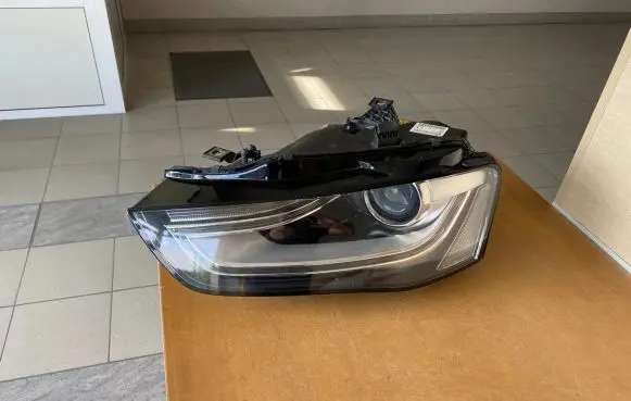 Audi A4 S4 B8 8K Headlight/headlamp 8K09410043C