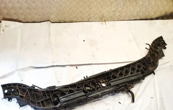 Renault Megane II Radiator support slam panel