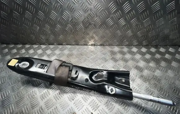 Volvo XC90 Front seatbelt 8093