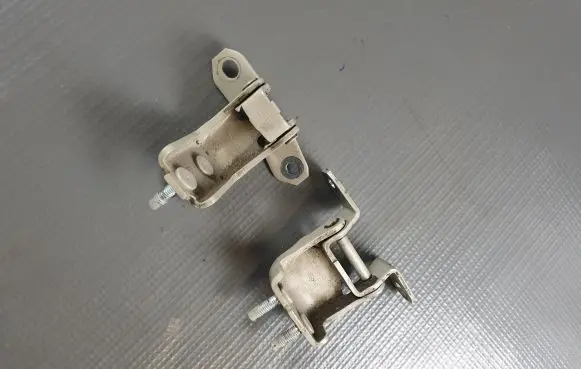 Suzuki Vitara (LY) Front door hinge set 