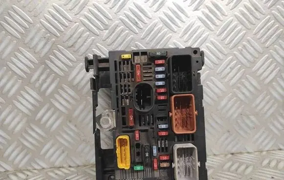 Citroen Berlingo Fuse module 9664706280 10587533